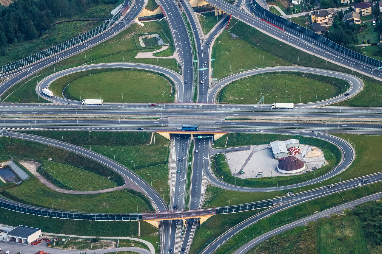 小米汽車智能道路救援服務(wù)，科技引領(lǐng)，救援新體驗(yàn)